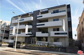 11818 Dorothy St in Los Angeles, CA - Building Photo - Building Photo