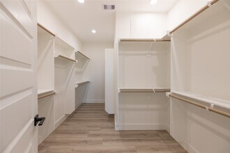 4106 Alice St in Houston, TX - Foto de edificio - Building Photo