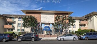 5585 E Pacific Coast Hwy in Long Beach, CA - Building Photo