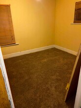 13717 Caine Ave-Unit -Lower level in Cleveland, OH - Foto de edificio - Building Photo