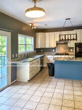 1008 Black Oak Ct in Fredericksburg, VA - Building Photo - Building Photo