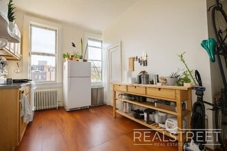 Spacious 1.5 BED in Bushwick/East Williams in Brooklyn, NY - Foto de edificio - Building Photo