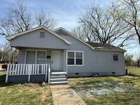 330 C St in Ardmore, OK - Building Photo