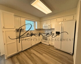 503 NE 1st St in Oak Grove, MO - Building Photo - Building Photo