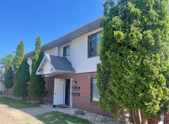 2635 Glen Creek Pl, Unit 3 in Appleton, WI - Building Photo - Building Photo