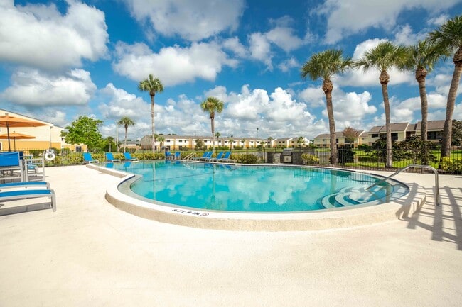 Mirador at Woodside in Kissimmee, FL - Foto de edificio - Building Photo