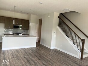1050 Valentine Ln in Carmel, IN - Building Photo - Building Photo
