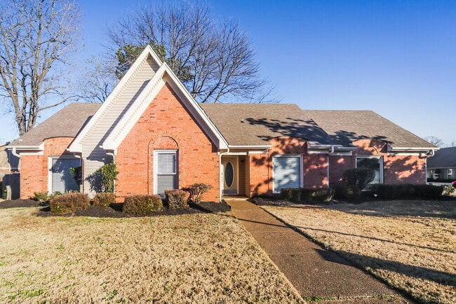 1960 Maple Creek Dr