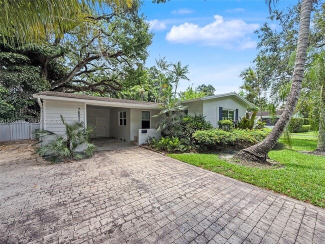property at 7601 SW 64th Ct