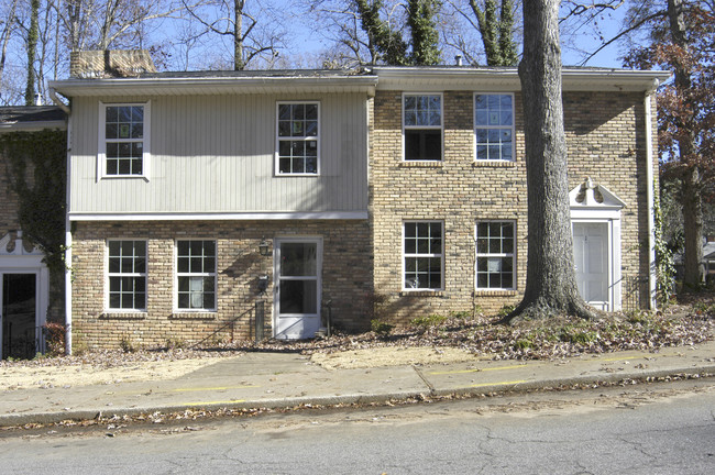 1895 Mercer Ave in College Park, GA - Building Photo - Building Photo