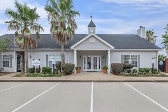 The Gates at Three Rivers in Gulfport, MS - Building Photo - Building Photo