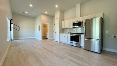 3680 Broad St in San Luis Obispo, CA - Building Photo - Building Photo