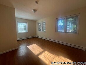 2018 Commonwealth Ave, Unit 5 in Boston, MA - Building Photo - Building Photo
