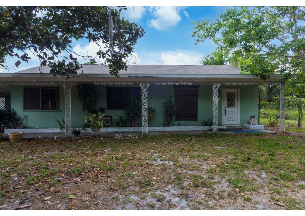 5575 SR 542 W in Winter Haven, FL - Building Photo