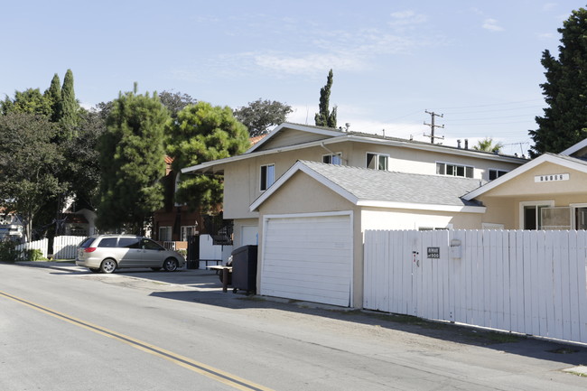 17092 A Ln in Huntington Beach, CA - Foto de edificio - Building Photo