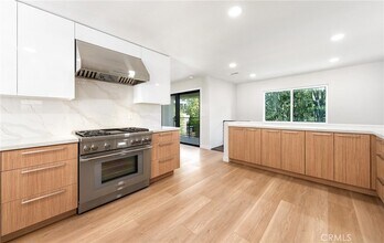 144 Vista Del Parque in Redondo Beach, CA - Building Photo - Building Photo