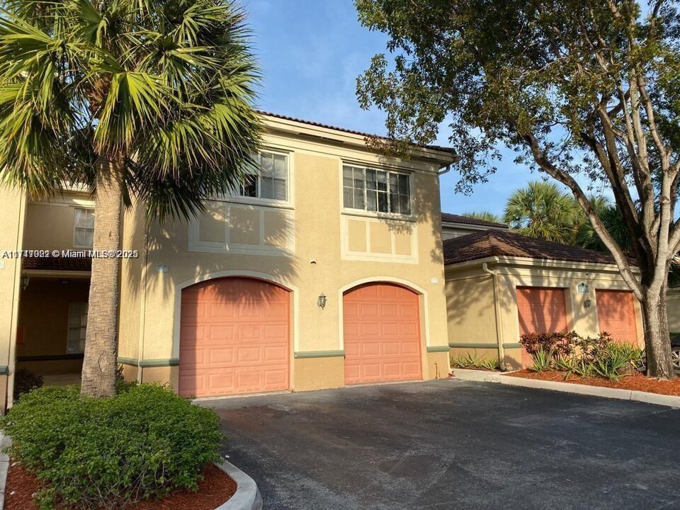 2409 Centergate Dr in Miramar, FL - Building Photo