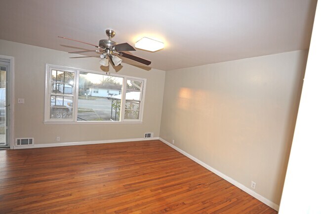 1106 S Strong Blvd in Mcalester, OK - Building Photo - Building Photo