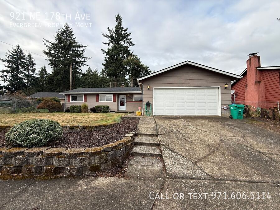 921 NE 178th Ave in Portland, OR - Building Photo