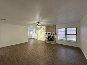 5222 Tom Stafford Dr in San Antonio, TX - Building Photo - Building Photo