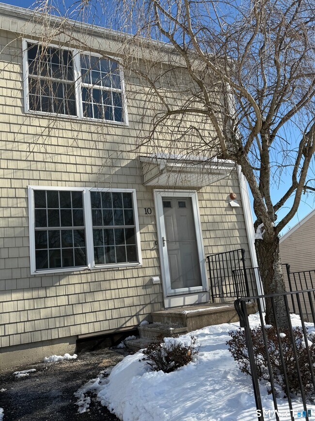 108 Mohican Ave in Waterbury, CT - Building Photo - Building Photo