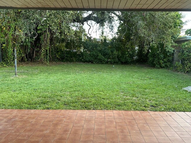 1150 SW 12th St in Miami, FL - Building Photo - Building Photo