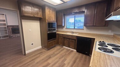 1137 Lillian Dr in Modesto, CA - Building Photo - Building Photo