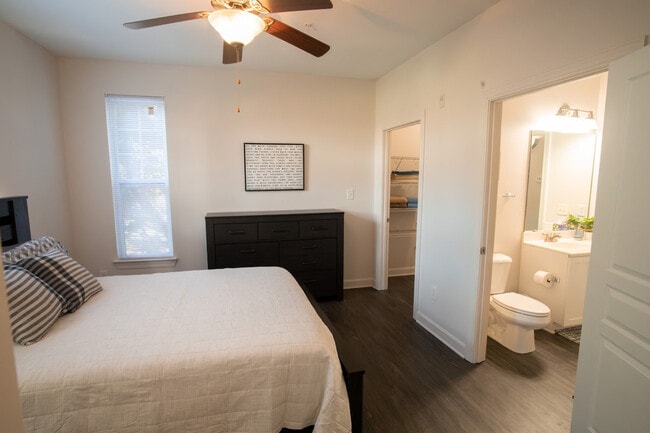2212 Brisbane Woods Way in Cary, NC - Building Photo - Building Photo
