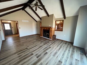 404 Palomino Cir in Raymore, MO - Building Photo - Building Photo