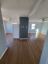 257 Red Maple Dr S, Unit 2nd floor in Levittown, NY - Building Photo - Building Photo