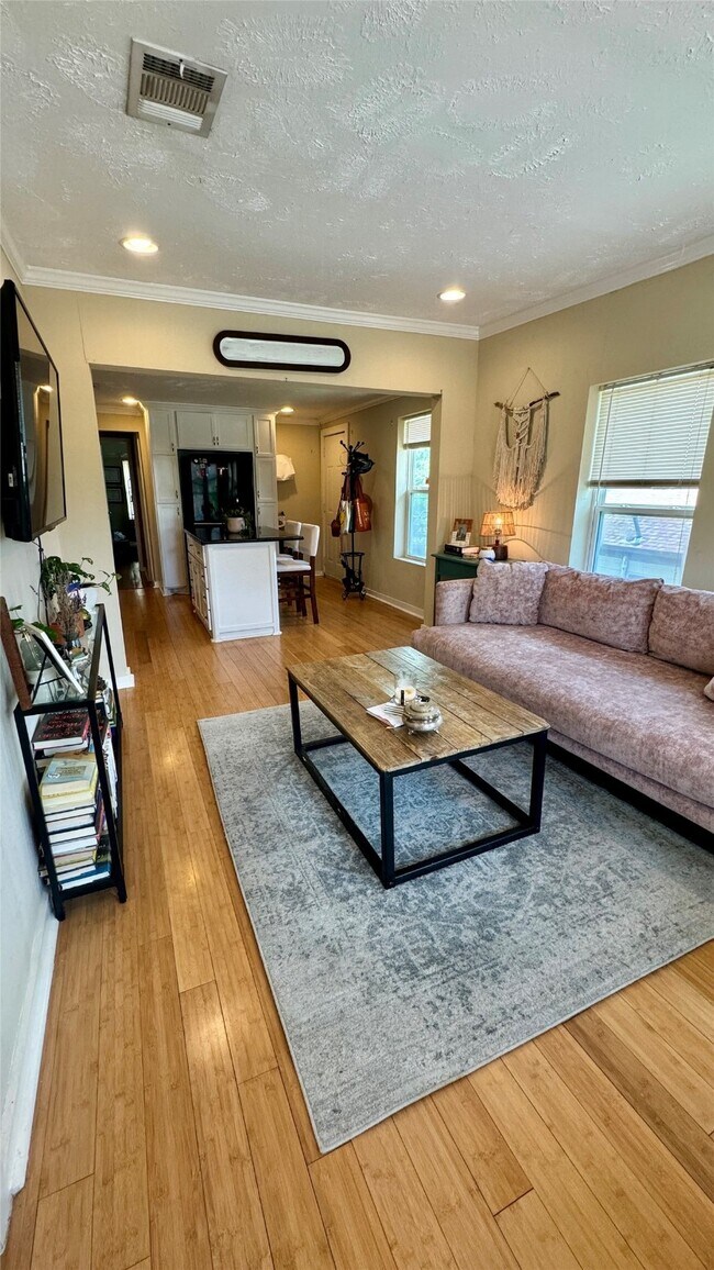 property at 404 Quitman St