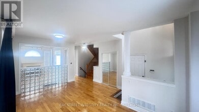 3364 Hayhurst Crescent in Oakville, ON - Building Photo - Building Photo