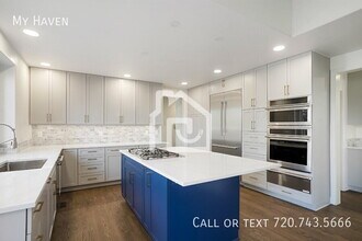 2064 S Robb Way in Lakewood, CO - Building Photo - Building Photo