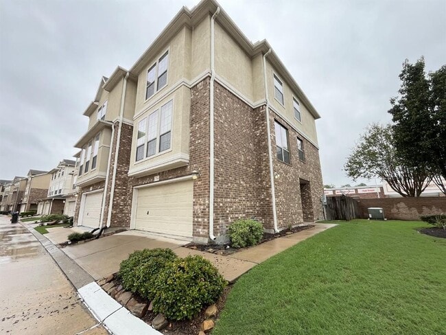 property at 7814 Stoneyway Dr