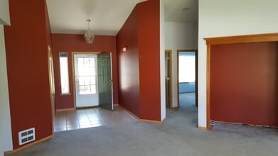 221 Independence Dr in Sequim, WA - Building Photo - Building Photo