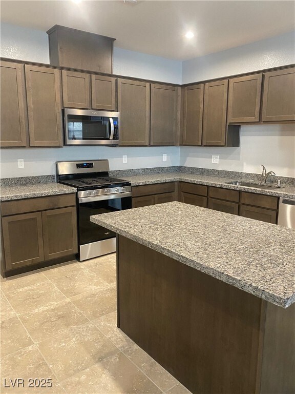 1194 Mission View Ct in Henderson, NV - Building Photo - Building Photo