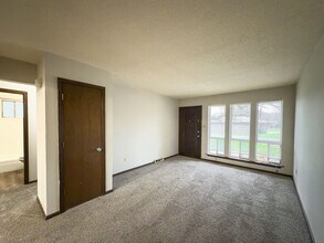 2427-2427 E Heying Dr in Columbia, MO - Foto de edificio - Building Photo