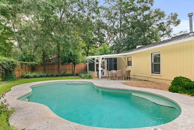 1844 NW 42nd Ave in Gainesville, FL - Building Photo - Building Photo