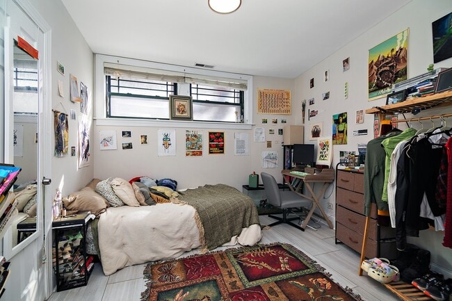 1144 W Pratt Blvd in Chicago, IL - Building Photo - Building Photo