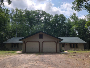 637 Spruce Holw in Eagle River, WI - Foto de edificio - Building Photo