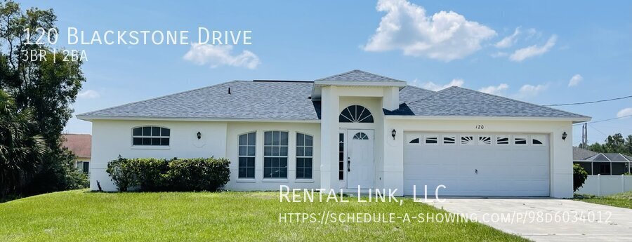 120 Blackstone Dr in Ft. Myers, FL - Building Photo