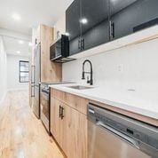 657 E 187th St in Bronx, NY - Foto de edificio