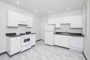 16 Elko St, Unit 10 in Boston, MA - Building Photo