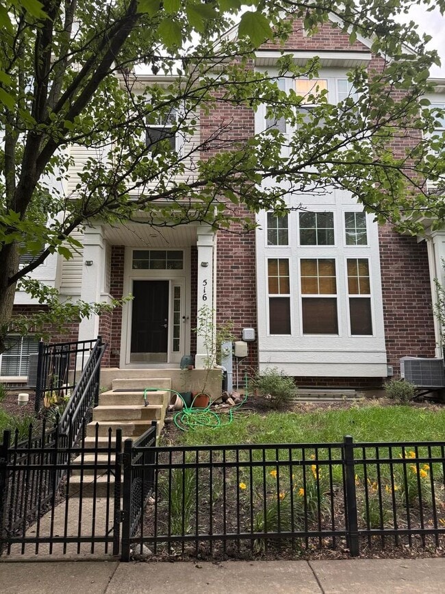 property at 516 Grosvenor Ln