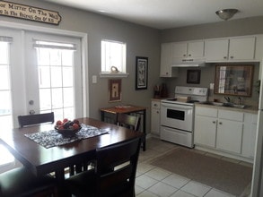 201 Teague St, Unit 5 in Picayune, MS - Foto de edificio - Building Photo