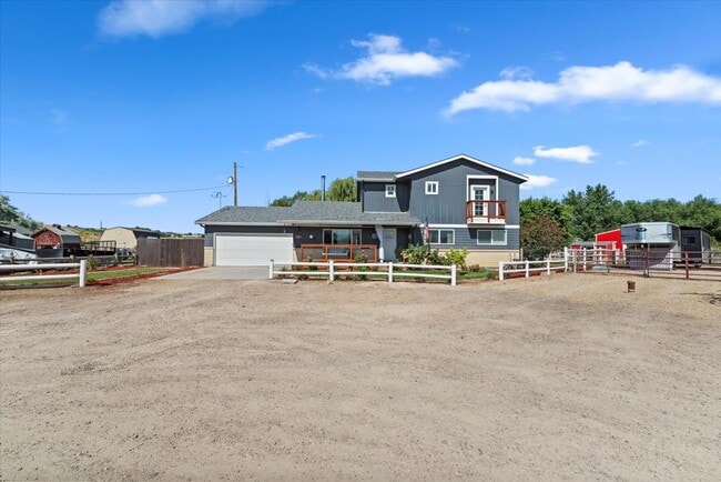 property at 15916 Hill Top Cir