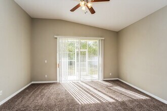 3807 101st Ave E in Parrish, FL - Foto de edificio - Building Photo