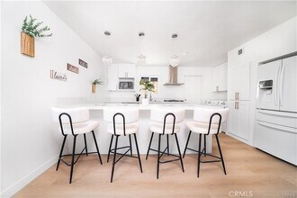 1011 W Myrtle St in Santa Ana, CA - Building Photo - Building Photo