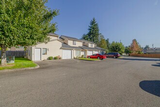 Forest Park Village Apartments in Auburn, WA - Building Photo - Building Photo