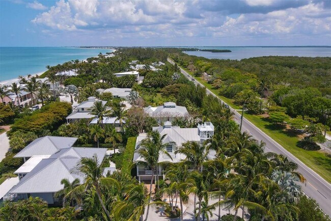 2425 24th St W in Boca Grande, FL - Foto de edificio - Building Photo